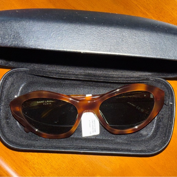 Saint Laurent Brown Cat-Eye Sunglasses - Picture 4 of 8